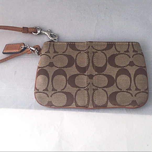 Coach Wristlet - Picture 3 of 4